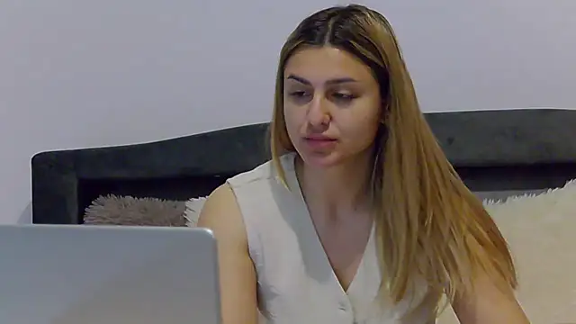 Snapshot of NicolePlay chatting on March 24, 2026, 5:34 am NicolePlay online show from March 24, 2026, 5:34 am