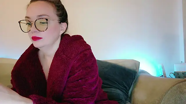 FemDom RubyKnightXXO online show from February 6, 2025, 5:09 pm