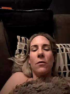 NaomiAndFriends online show from December 2, 2025, 5:24 am