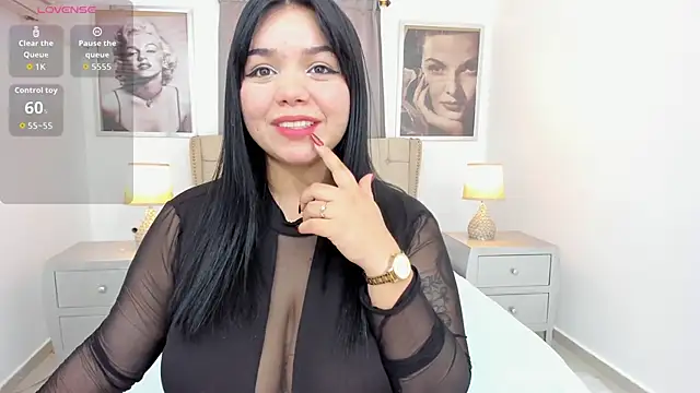 -Camila online show from November 18, 2025, 6:45 pm