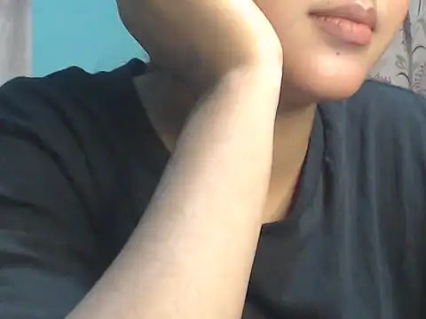 NancyRuvi online show from December 4, 2025, 2:48 pm