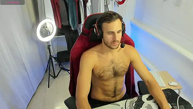 Snapshot of Raamoss chatting on September 11, 2025, 6:08 pm Raamoss online show from September 11, 2025, 6:08 pm