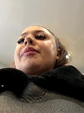 Sara Slow online show from December 22, 2025, 1:41 pm