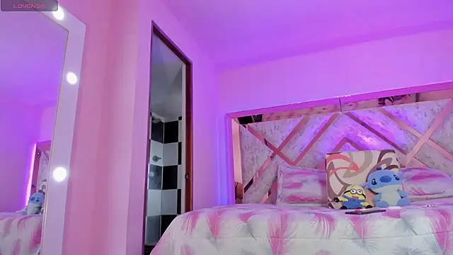 anapuala sexxx online show from March 16, 2025, 7:27 pm