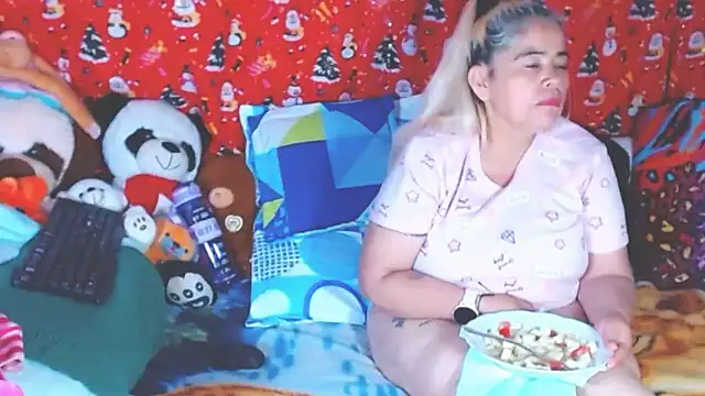 estrellita fugaz16x online show from January 15, 2026, 3:55 am