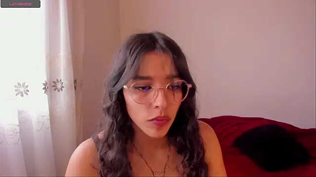 Snapshot of aluna_0310 chatting on December 5, 2024, 7:49 pm aluna 0310 online show from December 5, 2024, 7:49 pm