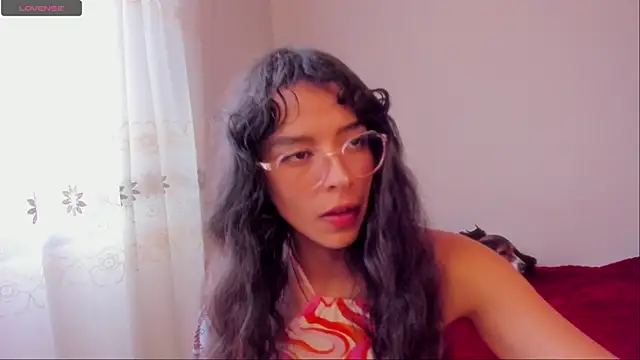 Snapshot of aluna_0310 chatting on December 26, 2024, 8:32 pm aluna 0310 online show from December 26, 2024, 8:32 pm