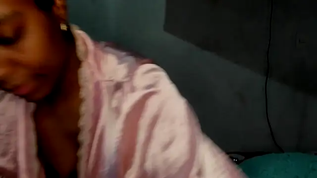 thaimy  online show from September 19, 2025, 11:27 pm