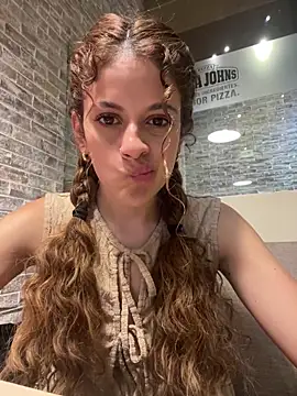 alana15 online show from January 17, 2025, 9:17 pm