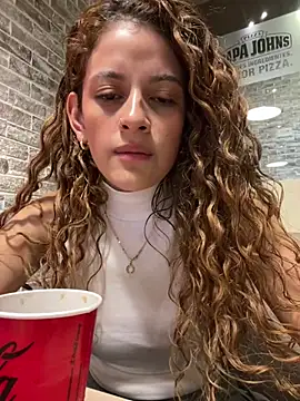 alana15 online show from February 8, 2025, 9:36 pm