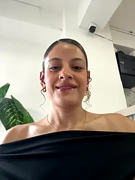 alana15 online show from September 8, 2025, 9:58 pm