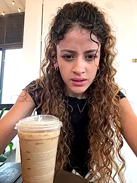 alana15 online show from November 27, 2025, 9:28 pm