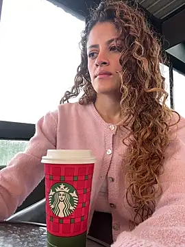 alana15 online show from December 2, 2025, 9:10 pm