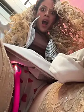 alana15 online show from April 3, 2026, 9:24 pm