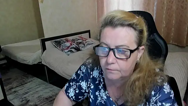 Frau Marta online show from May 22, 2026, 11:27 am