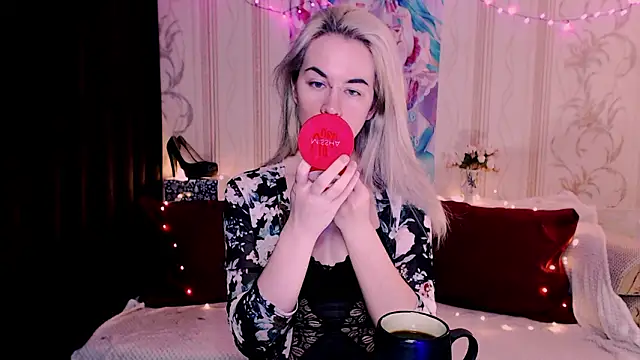 xxxcharismaaa online show from March 10, 2026, 6:13 pm