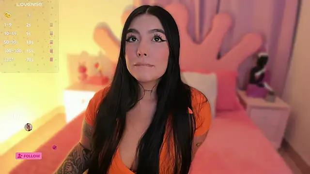 shantall vidales  online show from September 19, 2025, 5:09 am