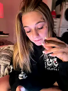 Snapshot of chloetease chatting on December 5, 2024, 2:00 pm chloetease online show from December 5, 2024, 2:00 pm