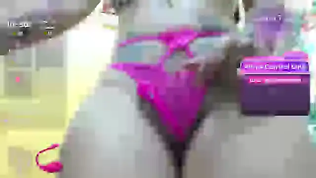 Snapshot of miss_tinnymafe chatting on December 18, 2024, 11:45 am miss tinnymafe online show from December 18, 2024, 11:45 am