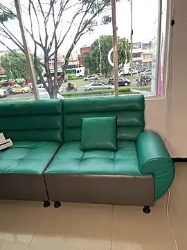 lili phill online show from December 18, 2024, 10:35 pm