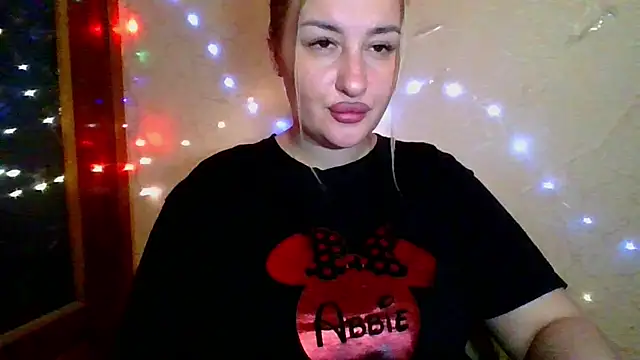 Mandy Belcher online show from October 8, 2025, 3:42 pm