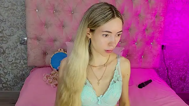 Akilla Queen online show from June 30, 2026, 2:01 am