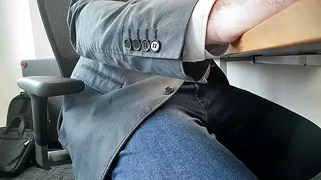 69bezfleku online show from December 10, 2024, 11:11 am