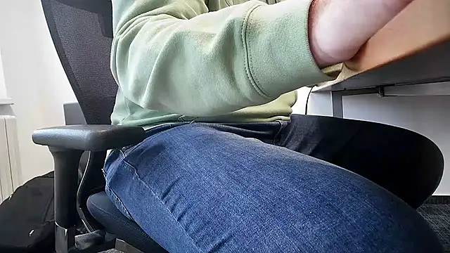 69bezfleku online show from February 7, 2025, 6:56 am