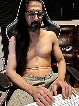 Snapshot of Youreherewithme chatting on May 18, 2026, 12:07 am Youreherewithme online show from May 18, 2026, 12:07 am