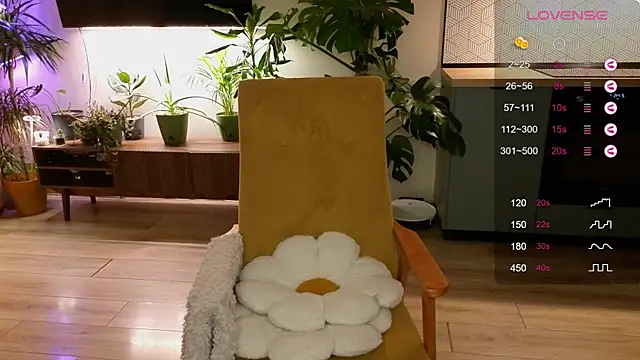 Snapshot of AliceKingsleigh chatting on February 20, 2025, 4:25 pm AliceKingsleigh online show from February 20, 2025, 4:25 pm