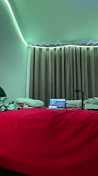 Patriciamoura69 online show from November 17, 2025, 1:06 pm