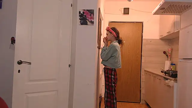 simyhvn online show from February 19, 2026, 5:36 am