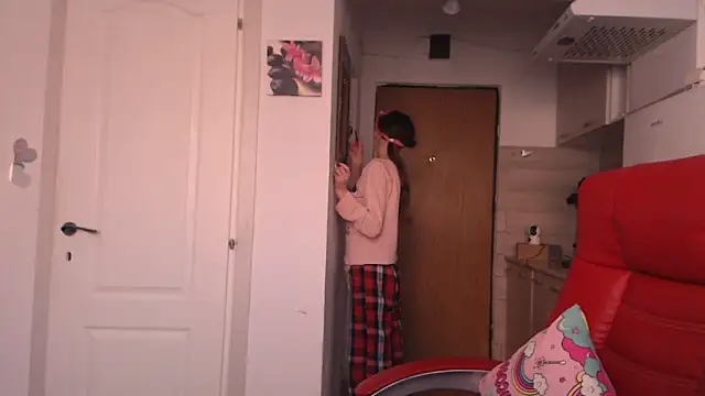 Snapshot of simyhvn chatting on March 5, 2026, 5:36 am simyhvn online show from March 5, 2026, 5:36 am