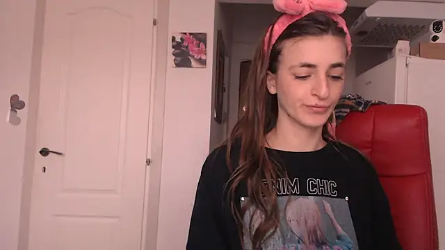 Snapshot of simyhvn chatting on March 23, 2026, 5:11 am simyhvn online show from March 23, 2026, 5:11 am