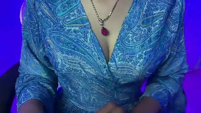 Queen Angelena online show from November 29, 2025, 5:38 pm