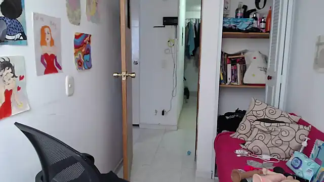 soynanabela28 online show from December 1, 2025, 8:25 pm