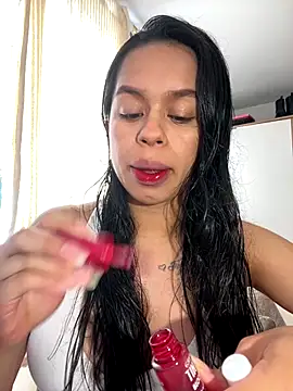 xlovelygirlx online show from September 29, 2025, 7:30 pm