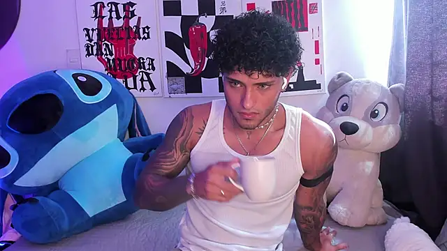 Snapshot of Alessandro_Vanni chatting on May 20, 2026, 2:34 pm Alessandro Vanni online show from May 20, 2026, 2:34 pm