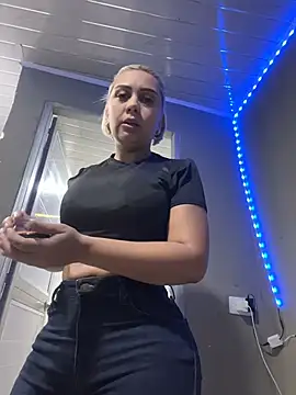 Snapshot of maymercy chatting on March 2, 2026, 12:35 am maymercy online show from March 2, 2026, 12:35 am