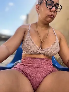 Snapshot of maymercy chatting on March 15, 2026, 2:01 pm maymercy online show from March 15, 2026, 2:01 pm