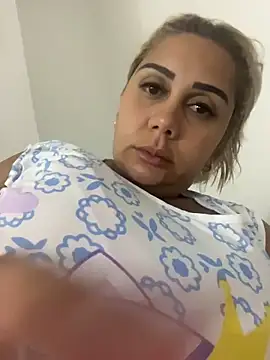 Snapshot of maymercy chatting on April 2, 2026, 11:35 pm maymercy online show from April 2, 2026, 11:35 pm