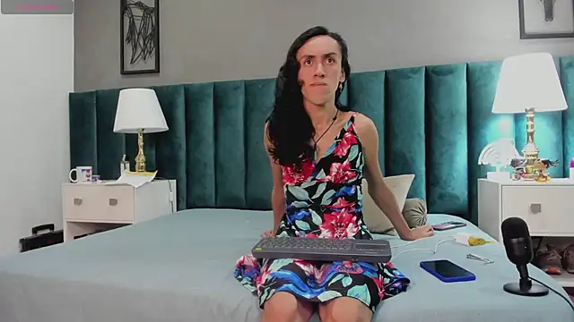 Snapshot of Karol_fenixx chatting on January 26, 2025, 10:02 pm Karol fenixx online show from January 26, 2025, 10:02 pm