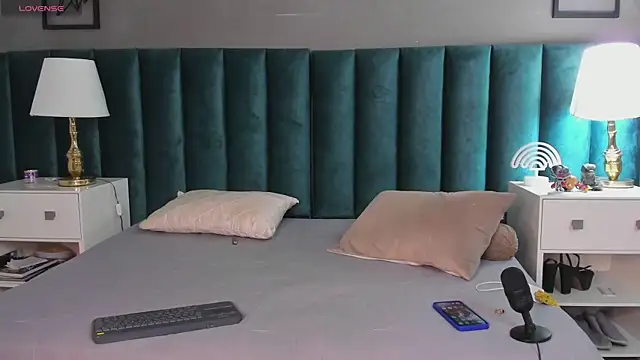 Snapshot of Karol_fenixx chatting on March 12, 2025, 4:02 pm Karol fenixx online show from March 12, 2025, 4:02 pm