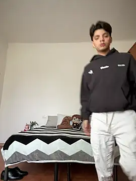 dylancrugerx online show from April 10, 2026, 9:25 am