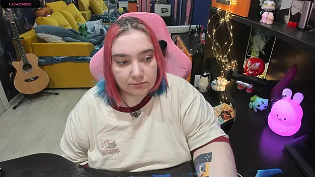 Softie Sofy online show from February 19, 2025, 2:23 am