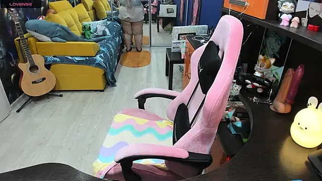 Softie Sofy online show from March 5, 2025, 2:36 am