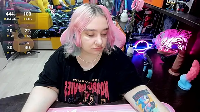 Softie Sofy online show from September 24, 2025, 3:32 am