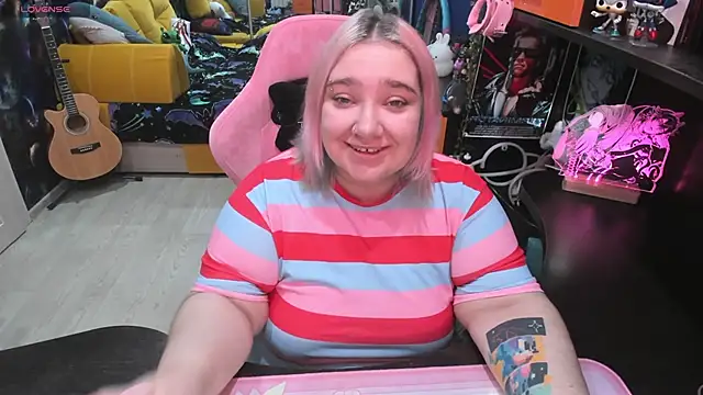 Softie Sofy online show from September 25, 2025, 2:48 am