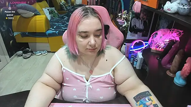 Softie Sofy online show from February 12, 2026, 3:01 am