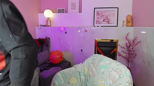 CarmenSoft online show from November 2, 2025, 8:44 pm